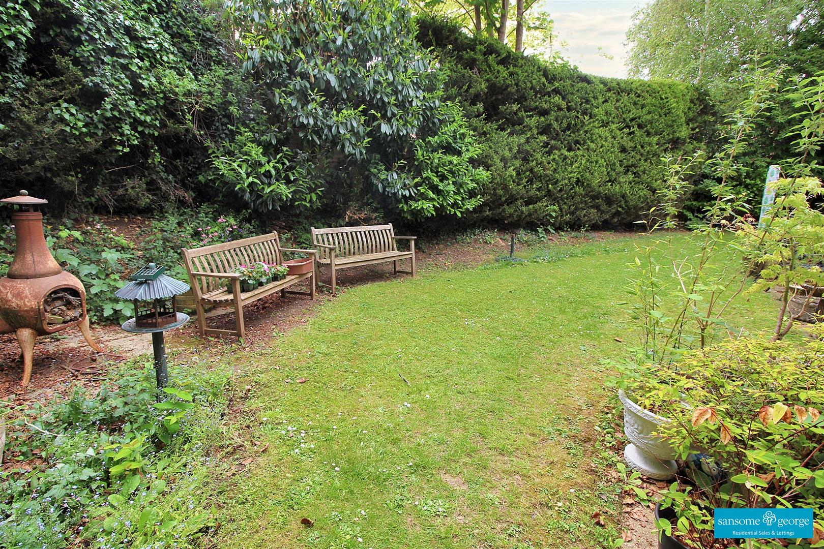 Simons Close, Tilehurst, Reading